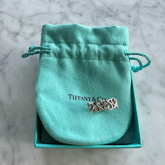 TIFFANY Paloma Picasso® Loving Heart Band Ring - Picture 2 of 5